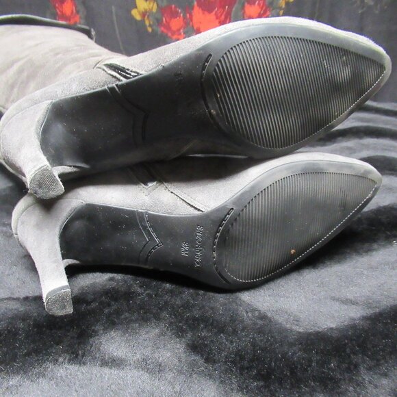 Enzo Eairinna Grey Suede Knee High Heeled Dress Boot - Picture 10 of 13